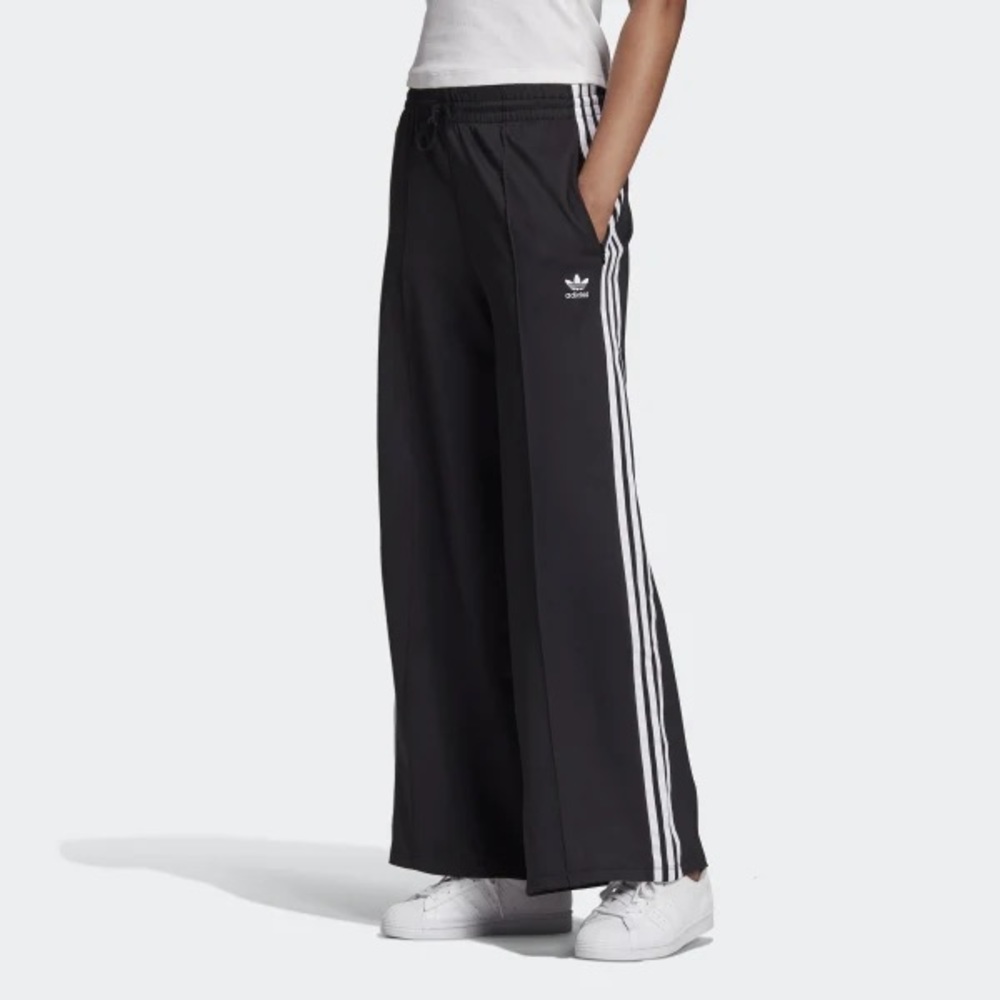 Editorial boutique ADIDAS relaxed Wide Leg Pant